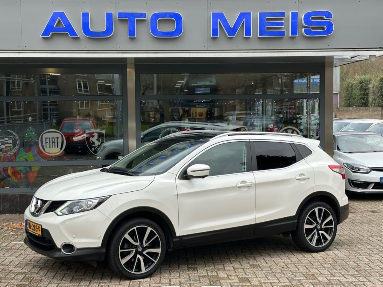 Nissan Qashqai - 1.2 Tekna Panoramadak Leder Navi DAB+ Camera - AutoWereld.nl