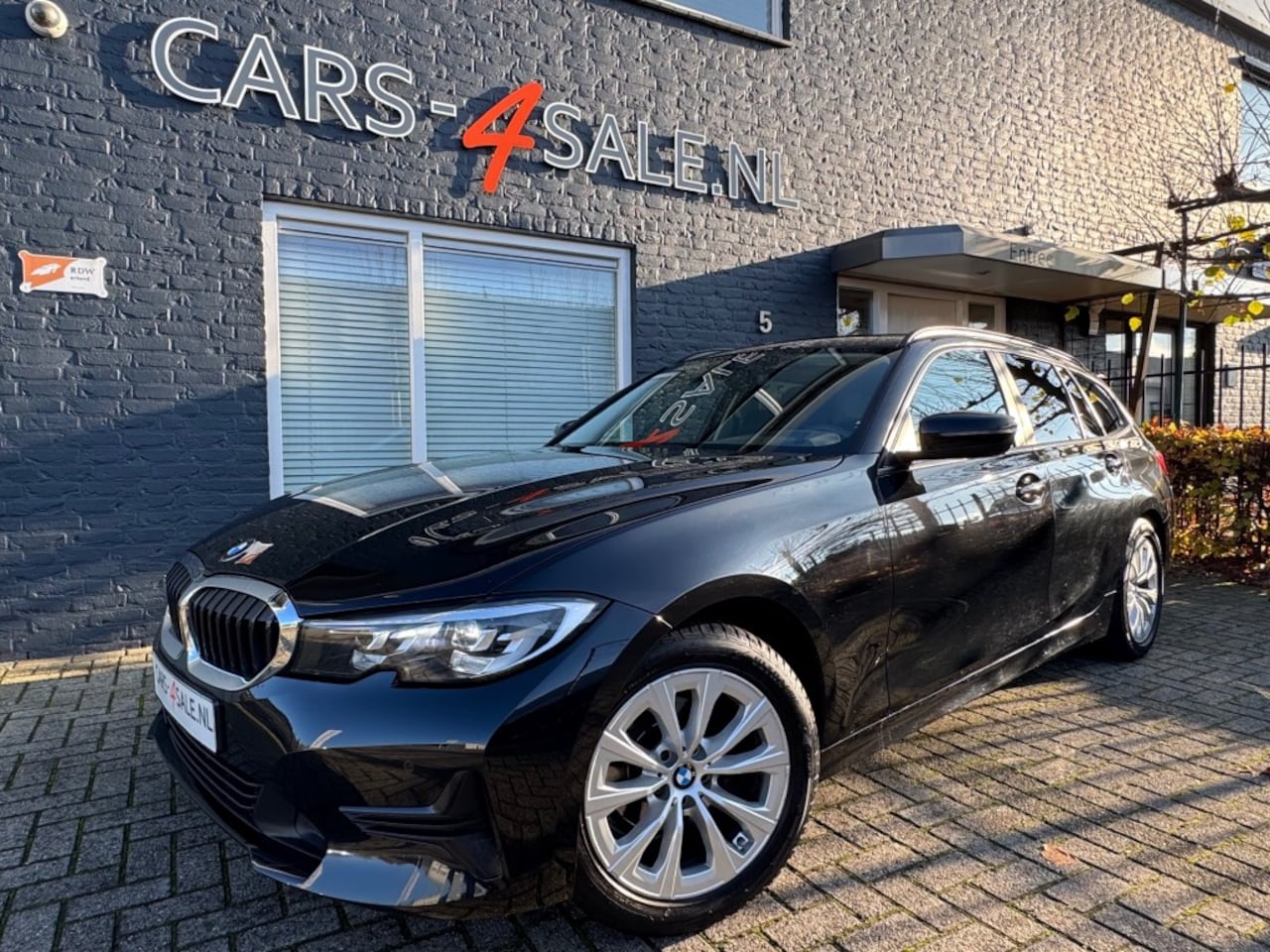 BMW 3-serie Touring - 318I Touring Autom. Business Edit. + Leder + Led + Navi + D-glas - AutoWereld.nl