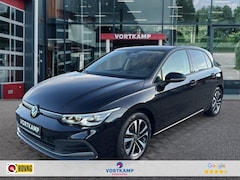 Volkswagen Golf - 2.0 TDI LIFE ACTIVE PANO-DAK/TREKHAAK/CAMERA/NAVI/CARPLAY/ACC/STOELVERW