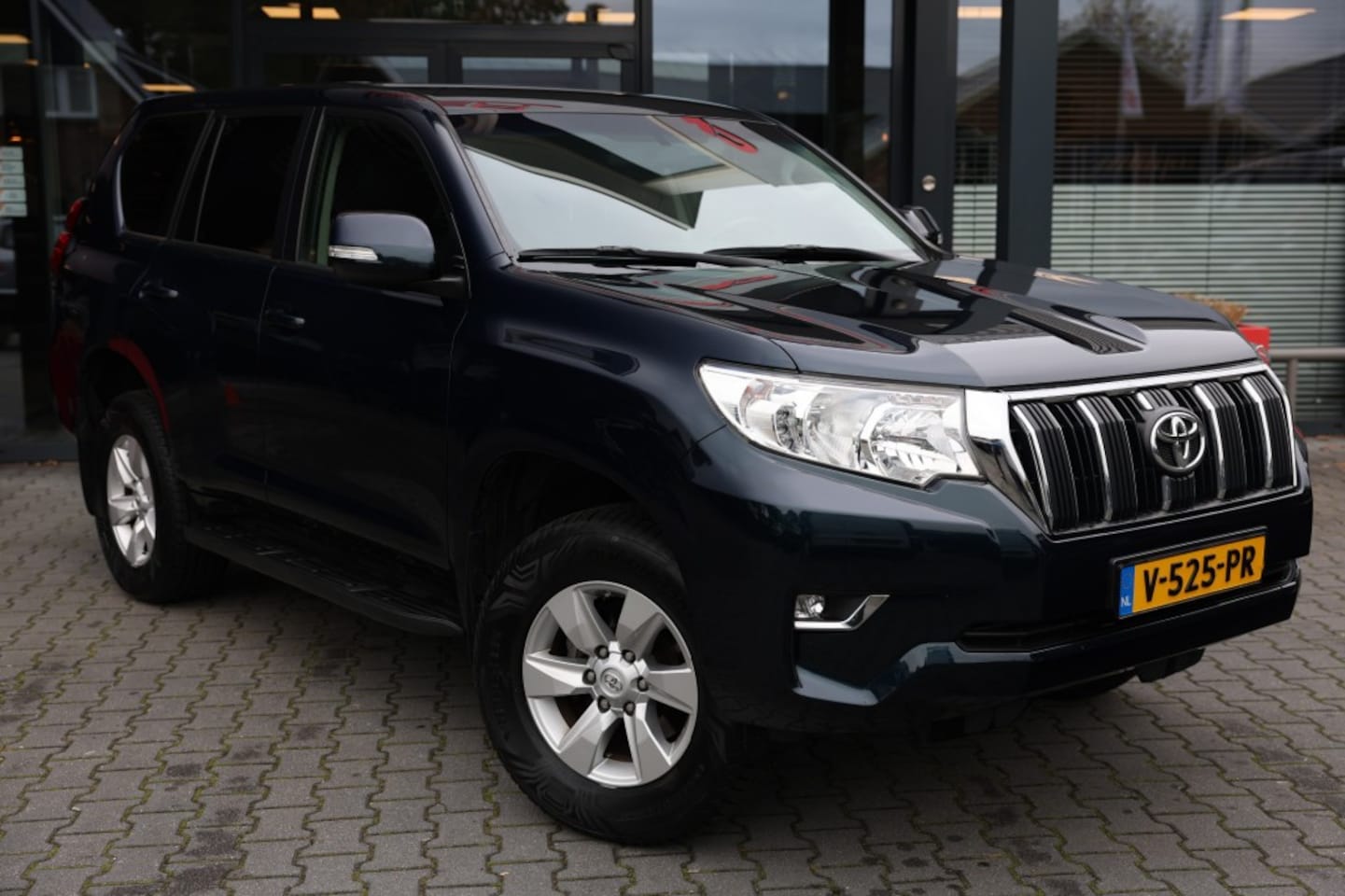 Toyota Land Cruiser 150 - 2.8 D-4D 5DRS CHALLENGER A/T VAN ELEKTRISCHE REM VERDELER VOOR AANHANGWAGEN - AutoWereld.nl