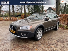 Volvo XC70 - 2.0 T5 FWD Nordic+ Aut. | Panorama | Stoelverwarming | Houten inleg | Luxe leder | Adaptie