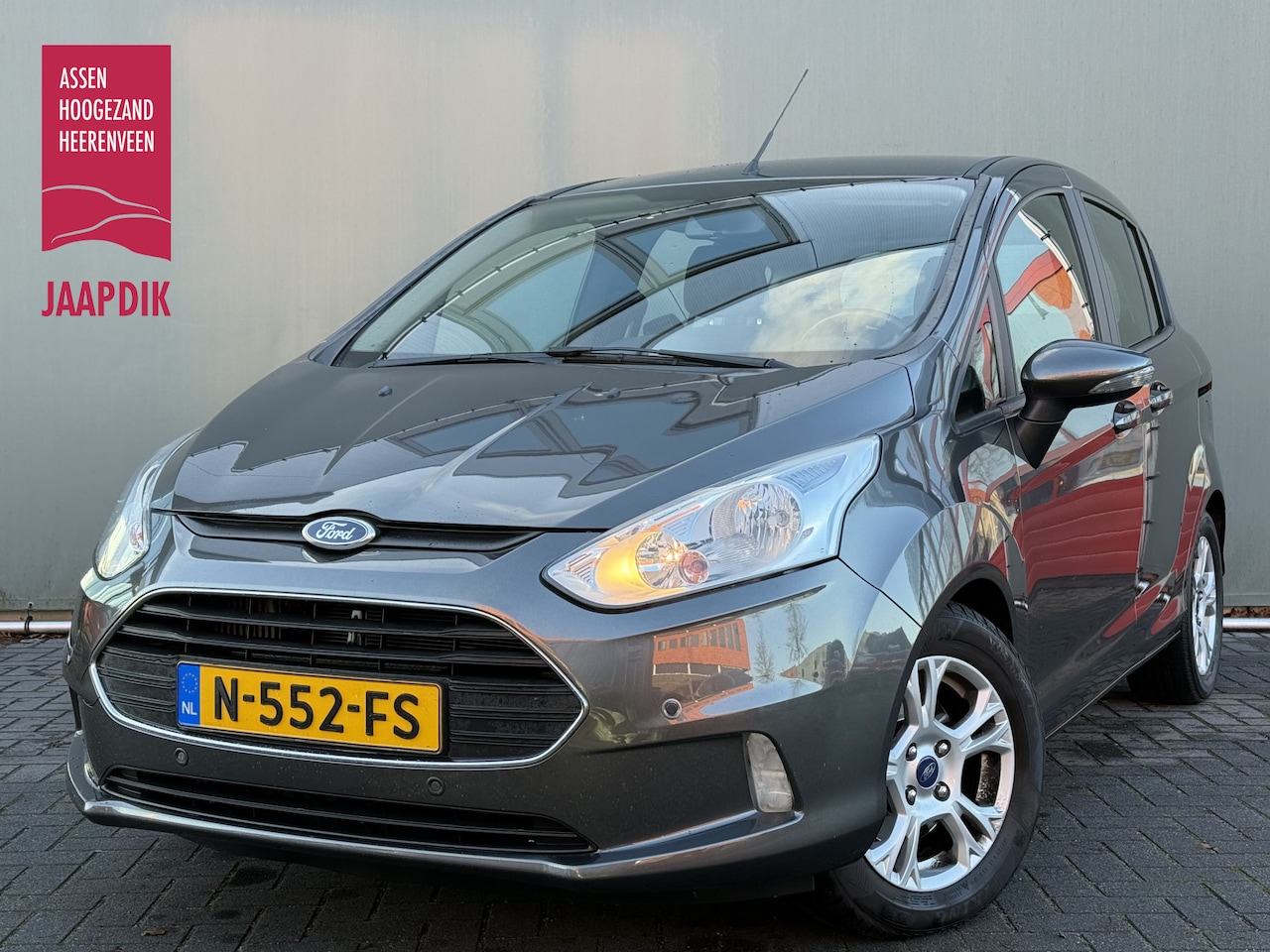 Ford B-Max - BWJ 2015 1.0 EcoBoost 101 PK Titanium TREKHAAK | STOELVERW. | VOORRUITVERW. | NAVI | AIRCO - AutoWereld.nl
