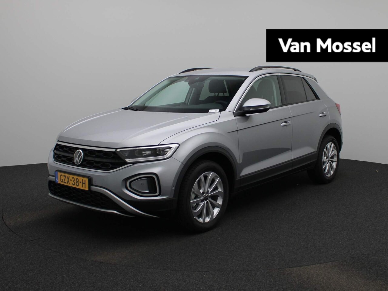 Volkswagen T-Roc - 1.0 TSI Oranje Edition | Navigatie | Draadloze Apple Carplay | Adaptieve cruise control | - AutoWereld.nl