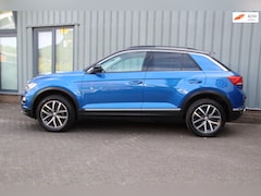 Volkswagen T-Roc - 1.5 TSI Sport. Automaat /Panoramadak / Acc / Lane / Carplay