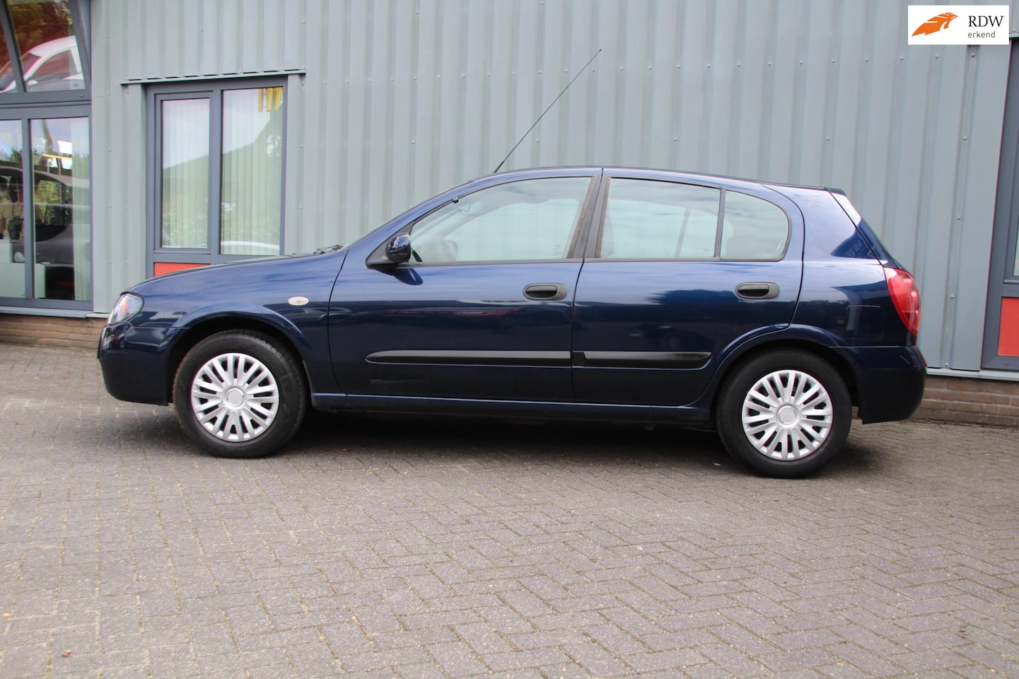 Nissan Almera - 1.5 Visia Airco Nette auto / trekhaak - AutoWereld.nl