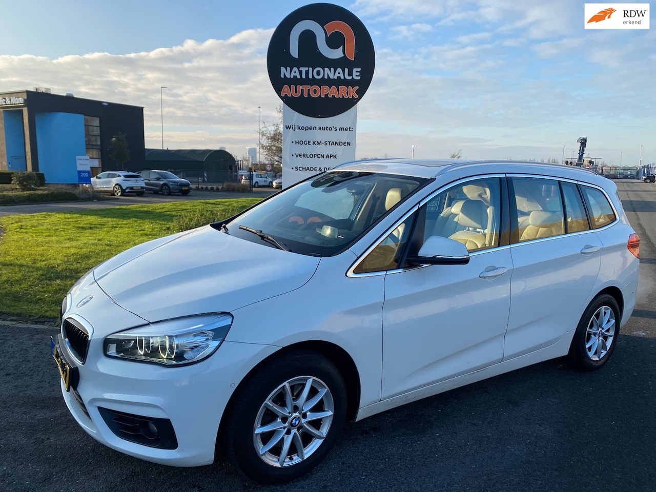 BMW 2-serie Gran Tourer - 2016 * 218i Centennial High Executive *AUTOMAAT * EXPORT&HANDEL - AutoWereld.nl