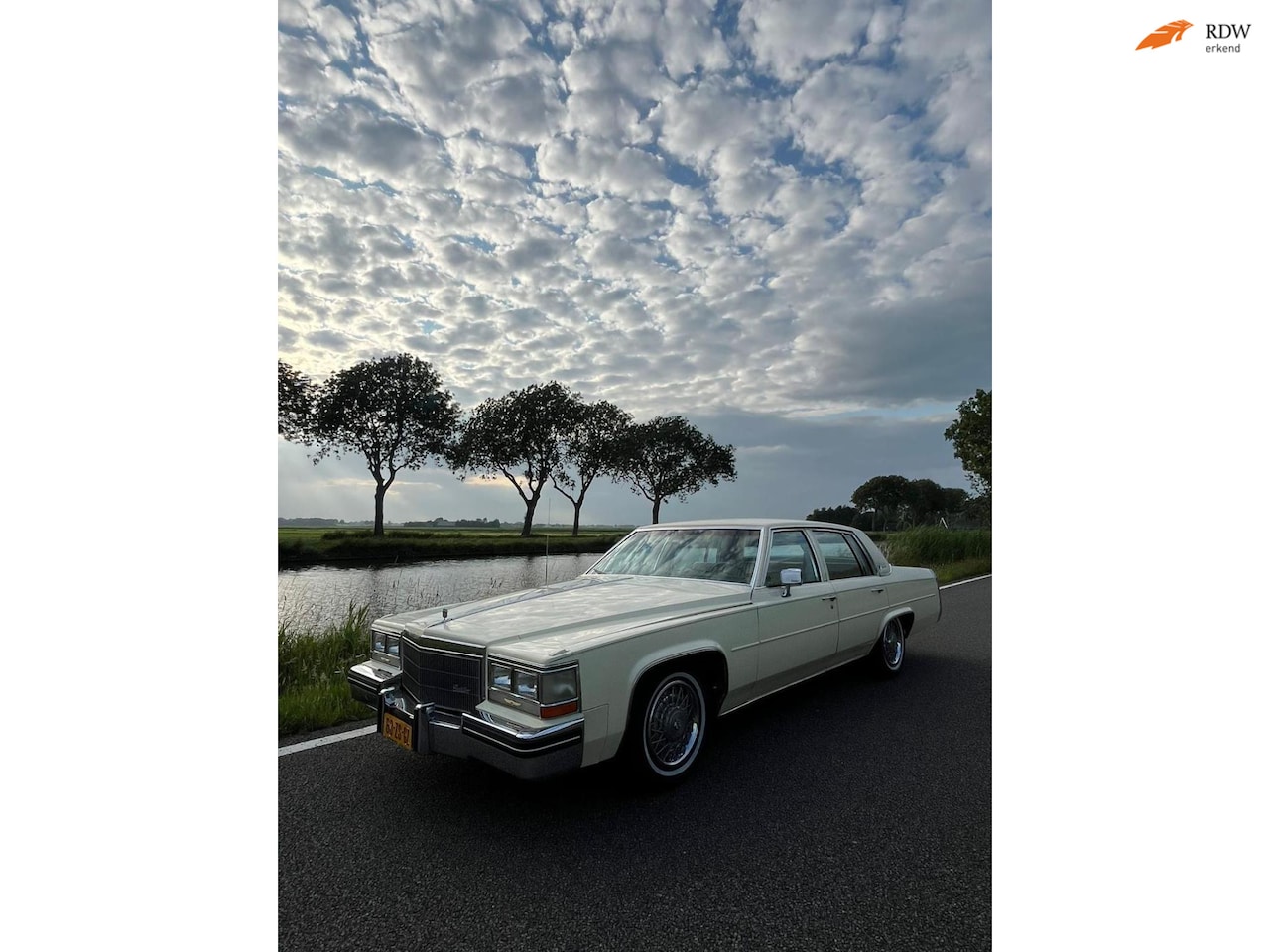 Cadillac De Ville - Sedan V8 1984 Belastingvrij Oldtimer APK 2027 - AutoWereld.nl
