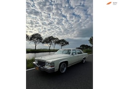 Cadillac De Ville - Sedan V8 1984 Belastingvrij Oldtimer APK 2027
