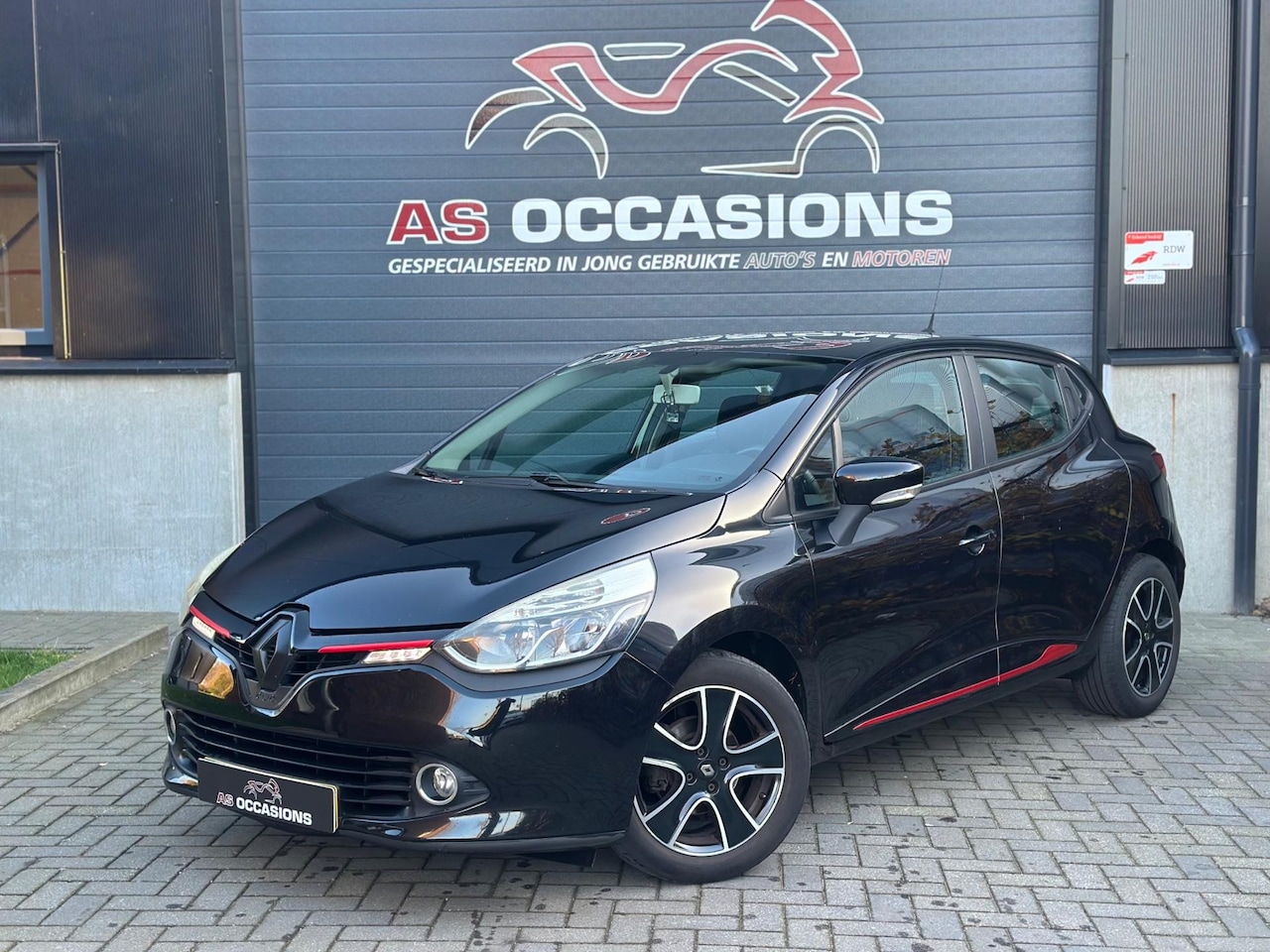 Renault Clio - 0.9 TCe Expression Airco - Cruise - Navi [NWE APK] - AutoWereld.nl