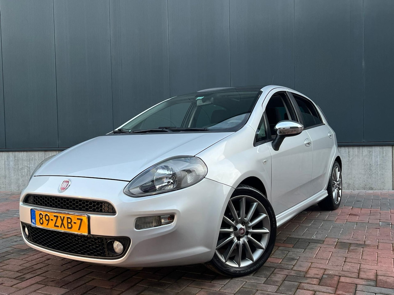 Fiat Punto Evo - 0.9 TwinAir Sport * Pano * Trekhaak * Cruise * Goed Onderhouden * - AutoWereld.nl