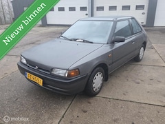 Mazda 323 - 1.6i GLX Automaat - oldtimer