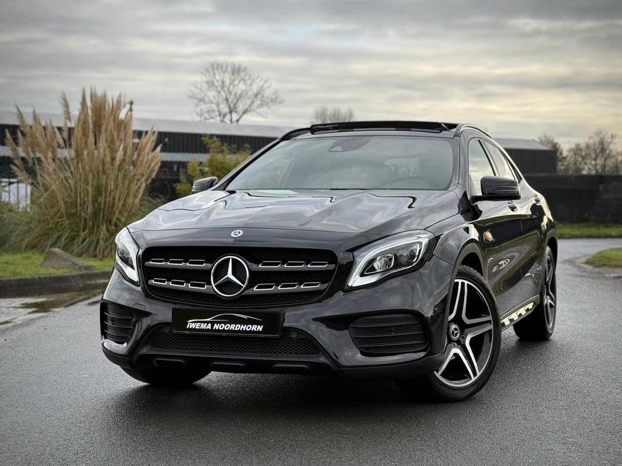 Mercedes-Benz GLA-Klasse - 180 AMG Panoramadak|Camera|Stoelverw.|Night pakket|Keyless-Go| - AutoWereld.nl