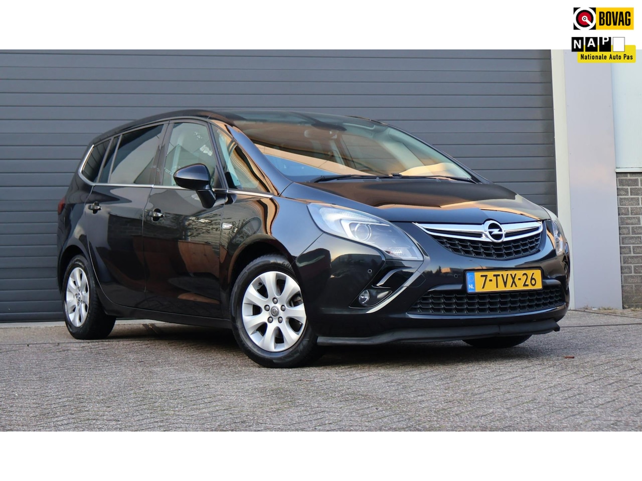Opel Zafira Tourer - 1.4 Business+ 7p. Pano/Navi/Cruise/Clima/Trekhaak - AutoWereld.nl