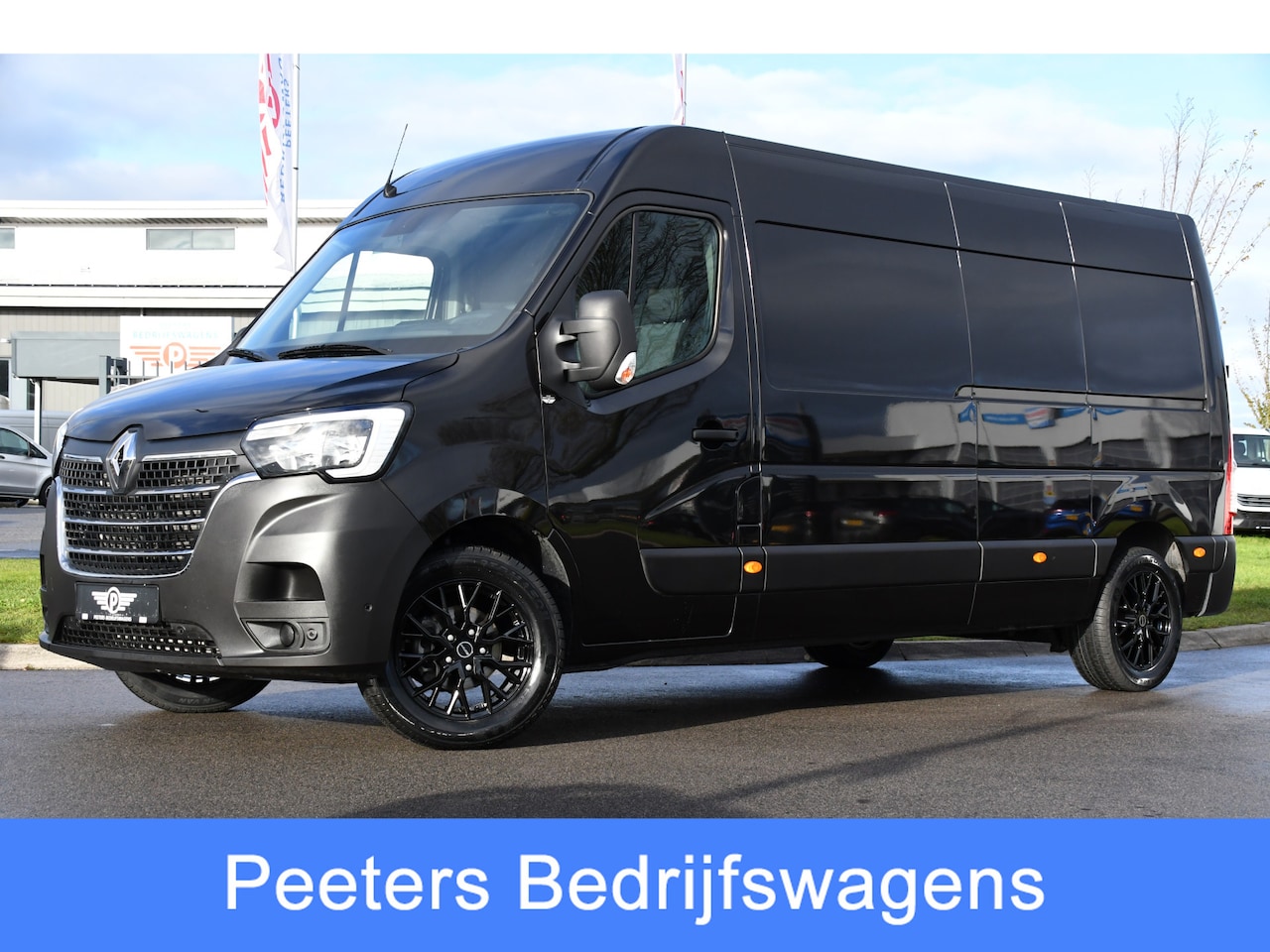 Renault Master - T35 2.3 dCi 180 L3H2 Black Edition Camera, 180pk, Cruise, Carplay, Multimedia, Trekhaak, S - AutoWereld.nl