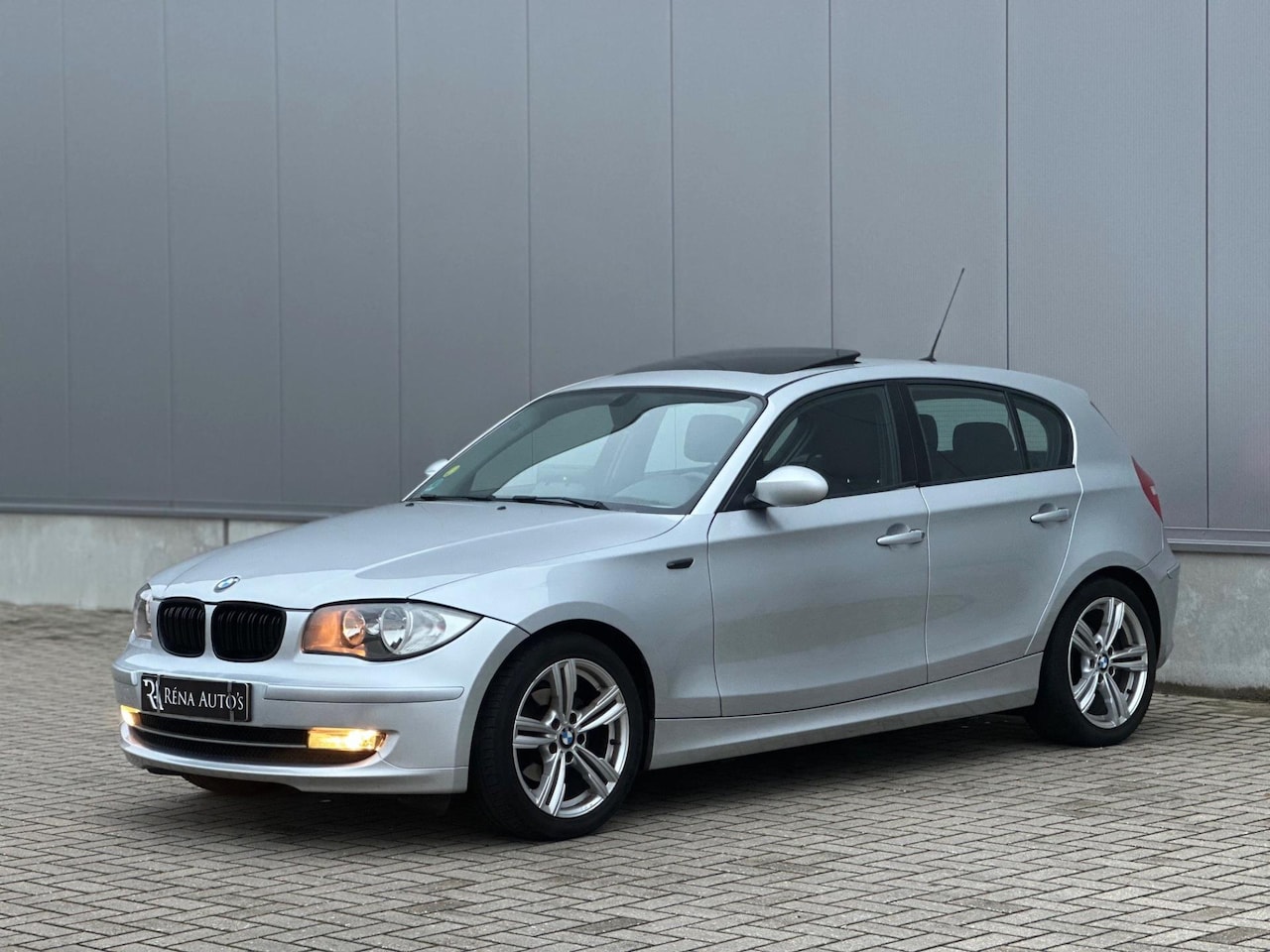 BMW 1-serie - 116i | Dak | Carplay | Airco | Nwe APK - AutoWereld.nl