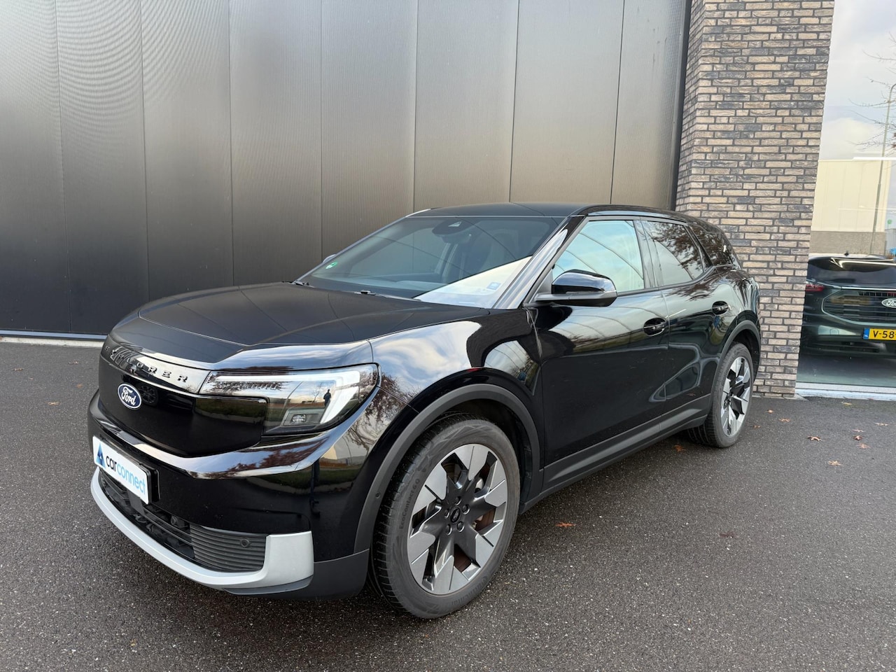 Ford Explorer - Premium Extended 340pk AWD 79 kWh Panorama, HUD, Elk stoelen, Warmtepomp, BLIS VOL! - AutoWereld.nl