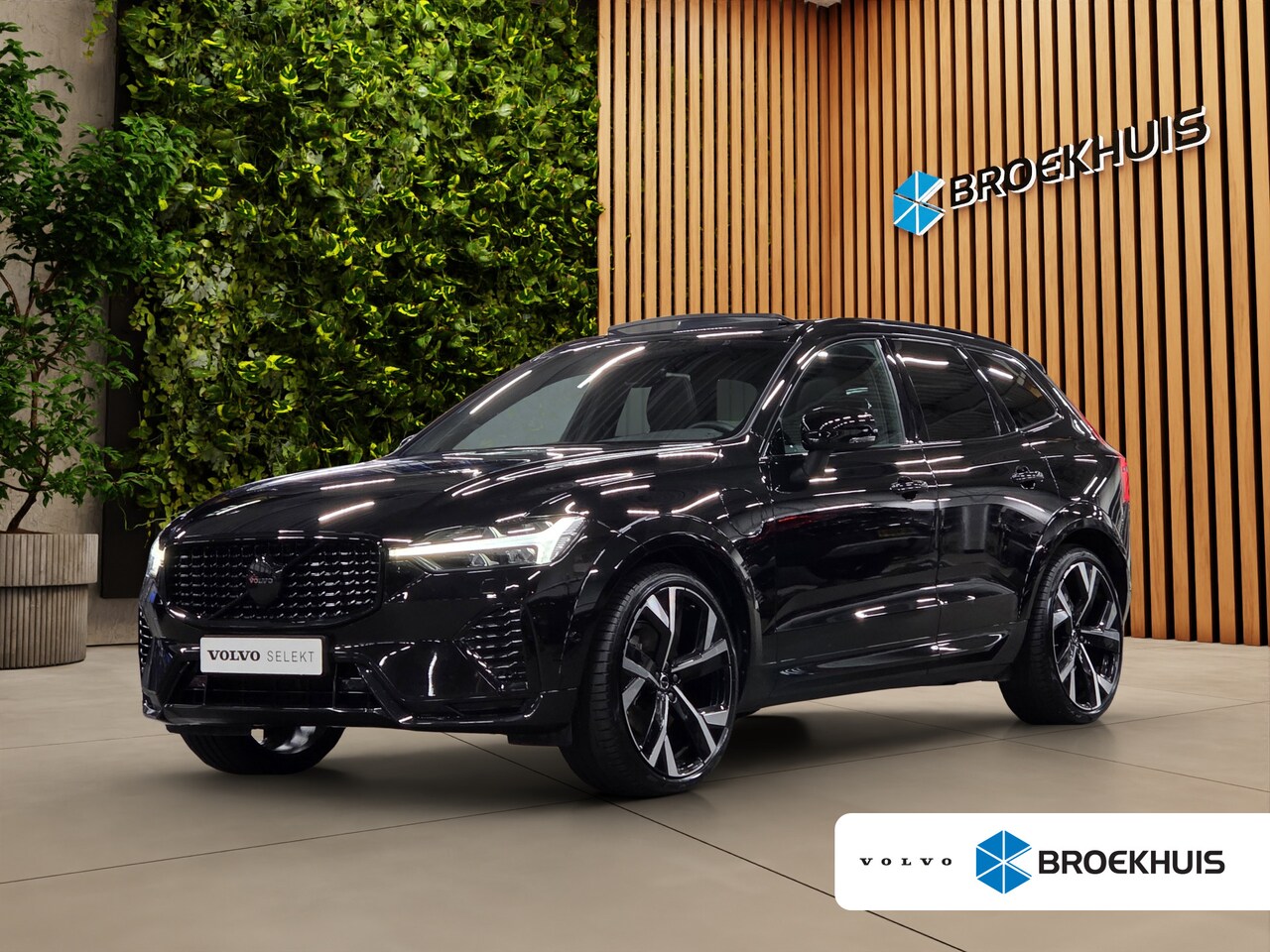 Volvo XC60 - T6 Recharge AWD Plus Dark | Luchtvering | 22" Velgen | Panoramadak | Memory | Pilot Assist - AutoWereld.nl