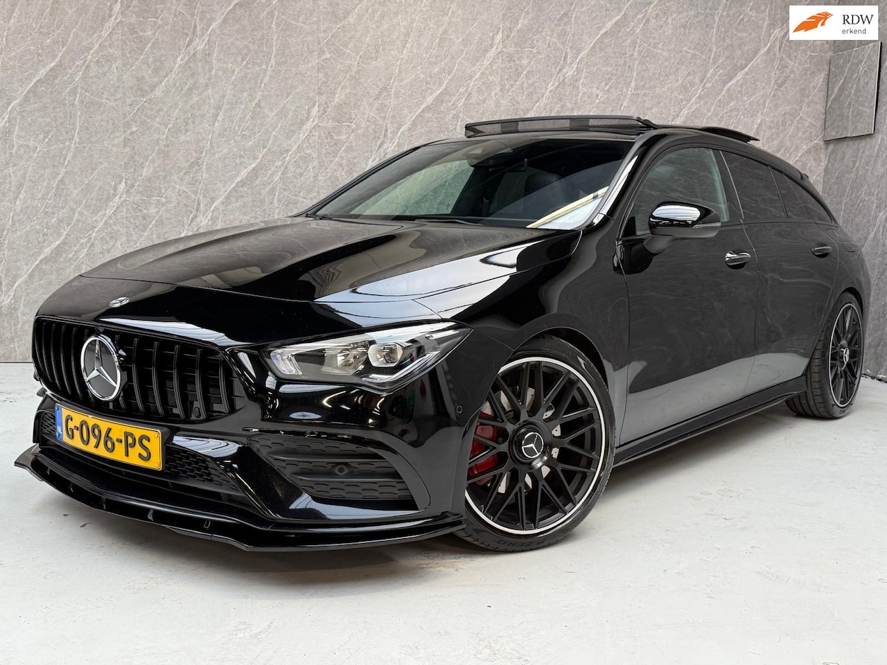 Mercedes-Benz CLA-klasse Shooting Brake - 200 AMG / Zeer Net - AutoWereld.nl
