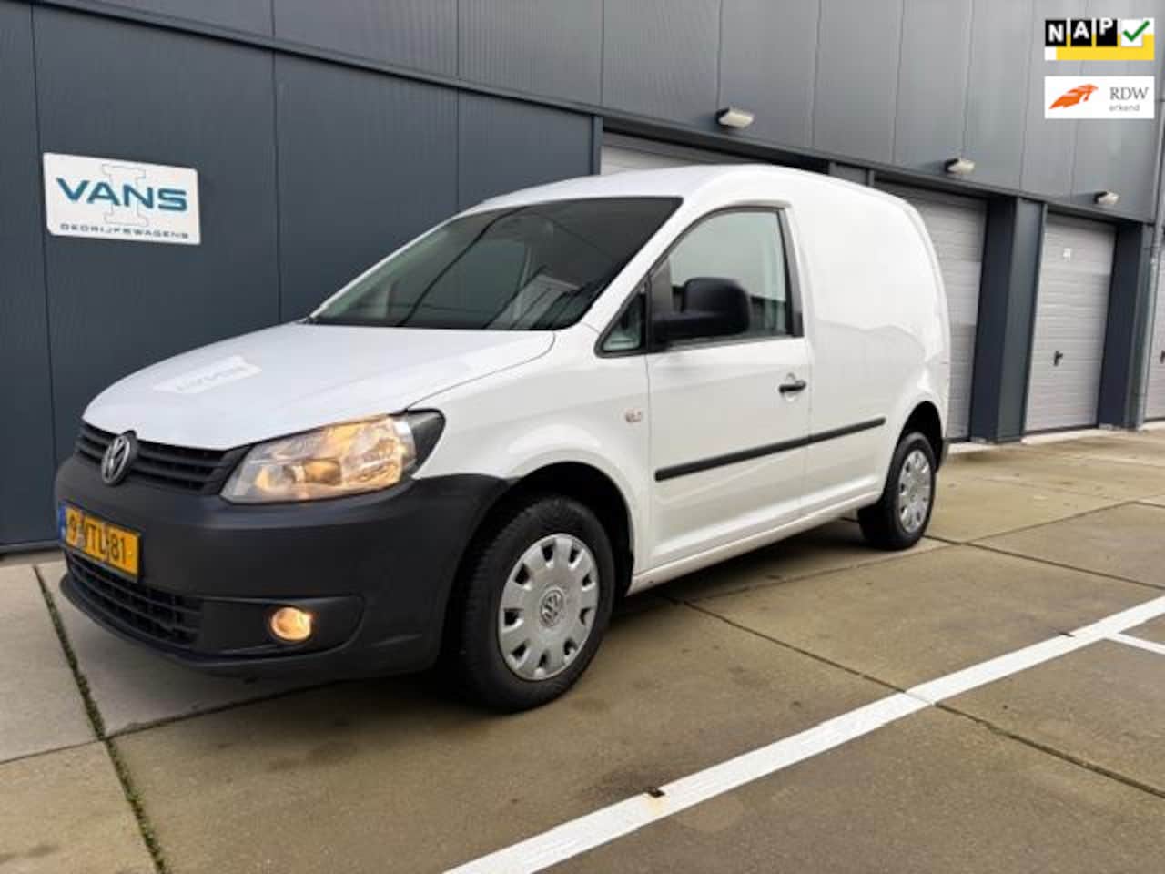 Volkswagen Caddy - 1.6 TDI Comfortline met Airco en Trekhaak - AutoWereld.nl