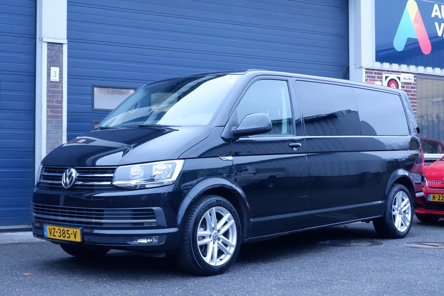 Volkswagen Transporter - 2.0 TDI L2H1 DC Highline 204 pk, DC dubbele cabine - AutoWereld.nl