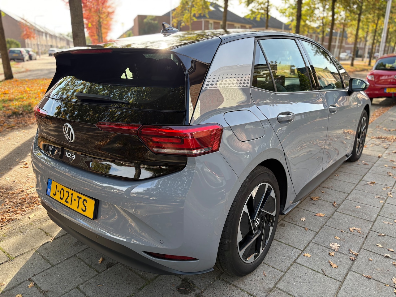 Volkswagen ID.3 - First CarPlay- trekhaak - parkeersensoren- adaptive cruise - etc. - AutoWereld.nl