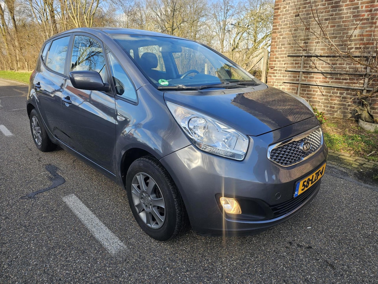 Kia Venga - 1.4 CVVT X-tra 1.4 CVVT X-tra - AutoWereld.nl
