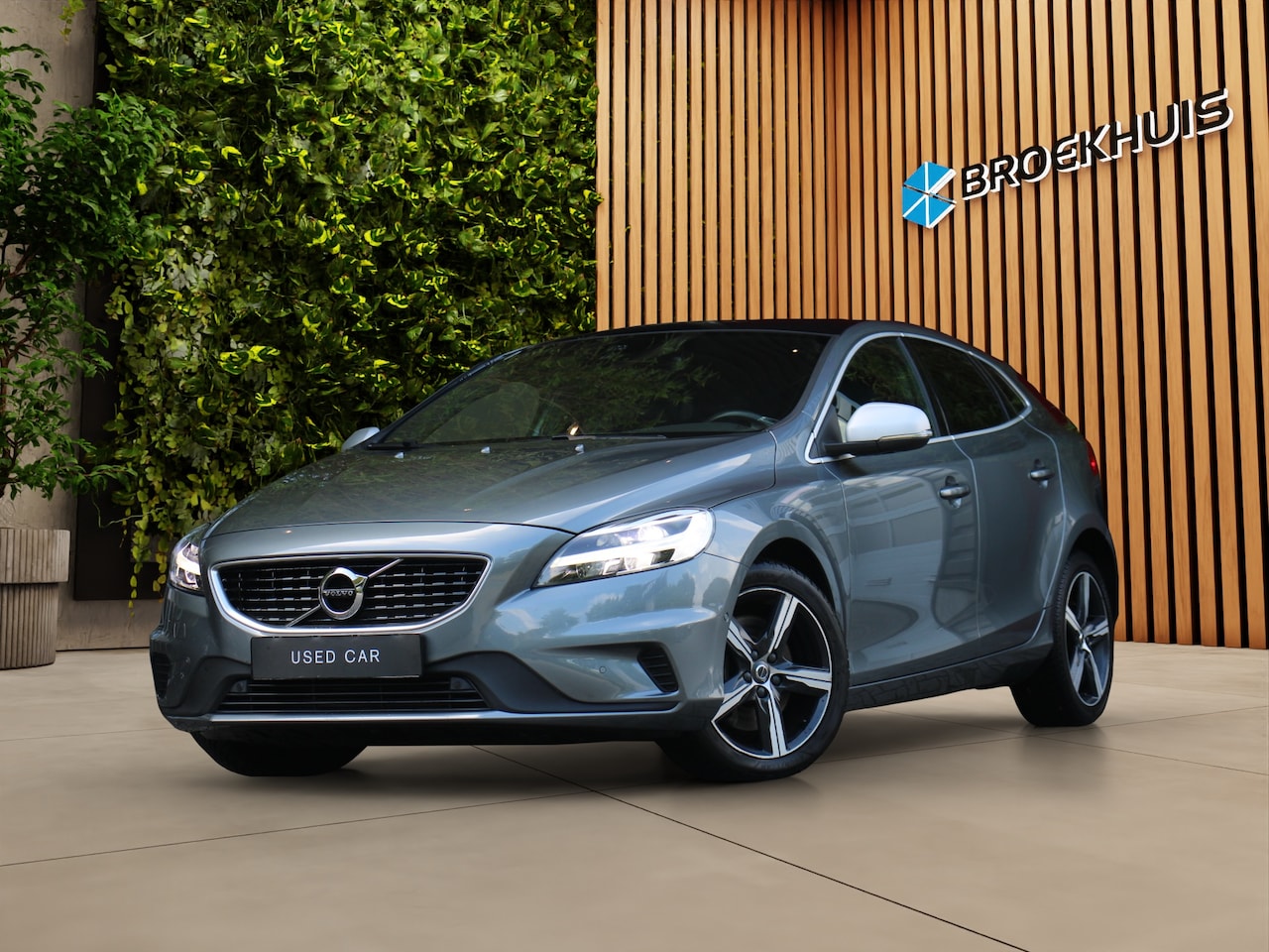 Volvo V40 - 1.5 T3 Polar+ Sport | Harman/Kardon | Panoramadak | Camera | Keyless | Standkachel - AutoWereld.nl
