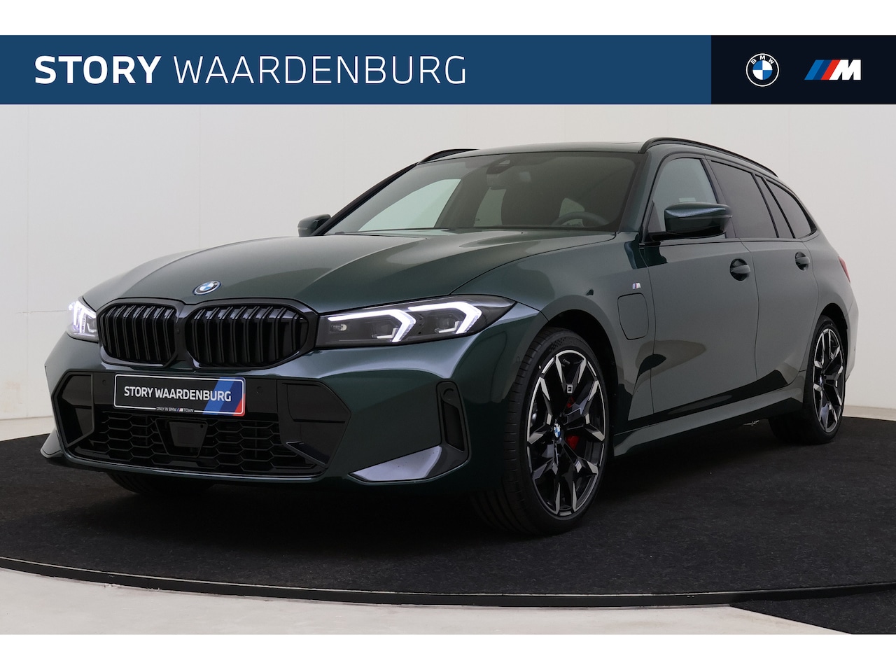 BMW 3-serie Touring - 330e High Executive M Sport Automaat / Panoramadak / Trekhaak / Adaptieve LED / Comfort Ac - AutoWereld.nl