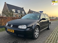 Volkswagen Golf - 2.0 Trendline