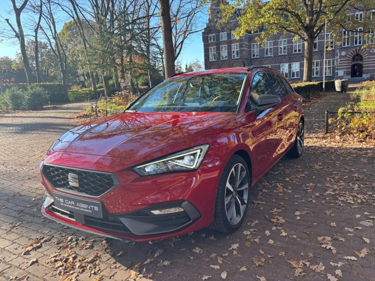 SEAT Leon Sportstourer - 1.5 eTSI FR Business Intense 1.5 eTSI FR Business Intense - AutoWereld.nl