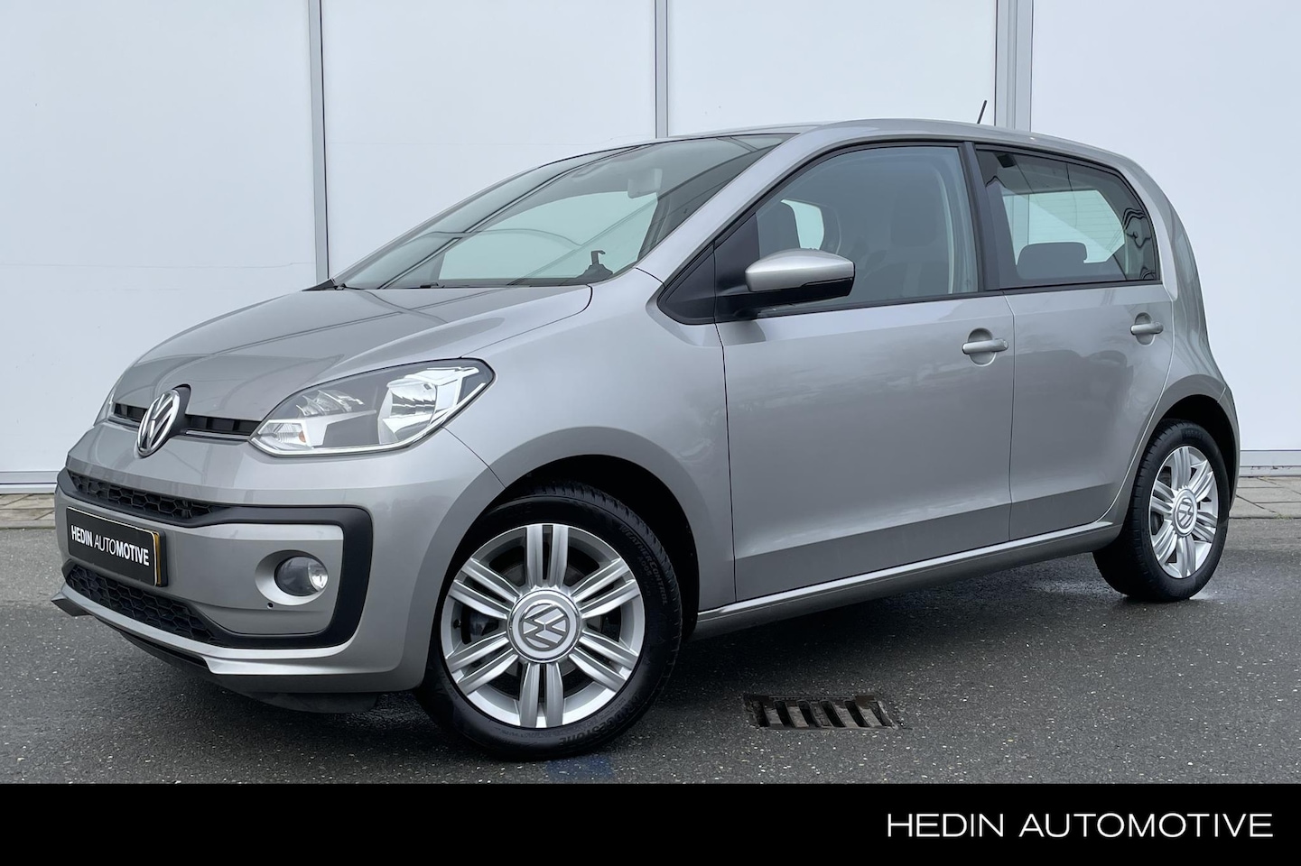 Volkswagen Up! - 1.0 BMT high up! | Airco | 15" LMV | Cruise control | Parkeersensoren | Bluetooth - AutoWereld.nl