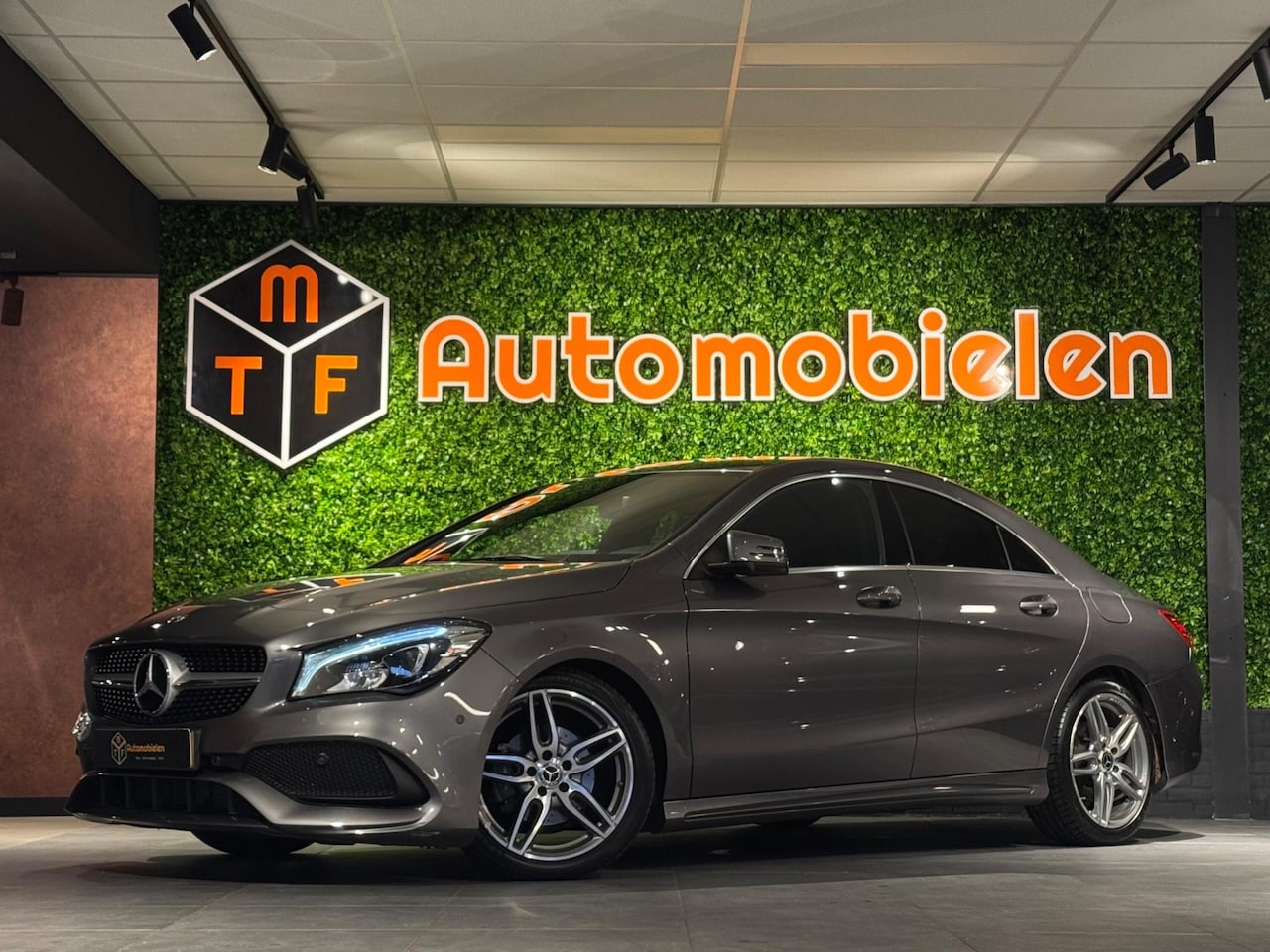 Mercedes-Benz CLA-Klasse - 180 AMG |CAMERA|LED|NIEUWSTAAT|GARANTIE - AutoWereld.nl