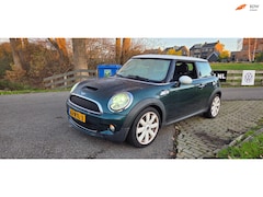 MINI Cooper S - 1.6 174pk Xenon Leder Pano Stoelverwarming
