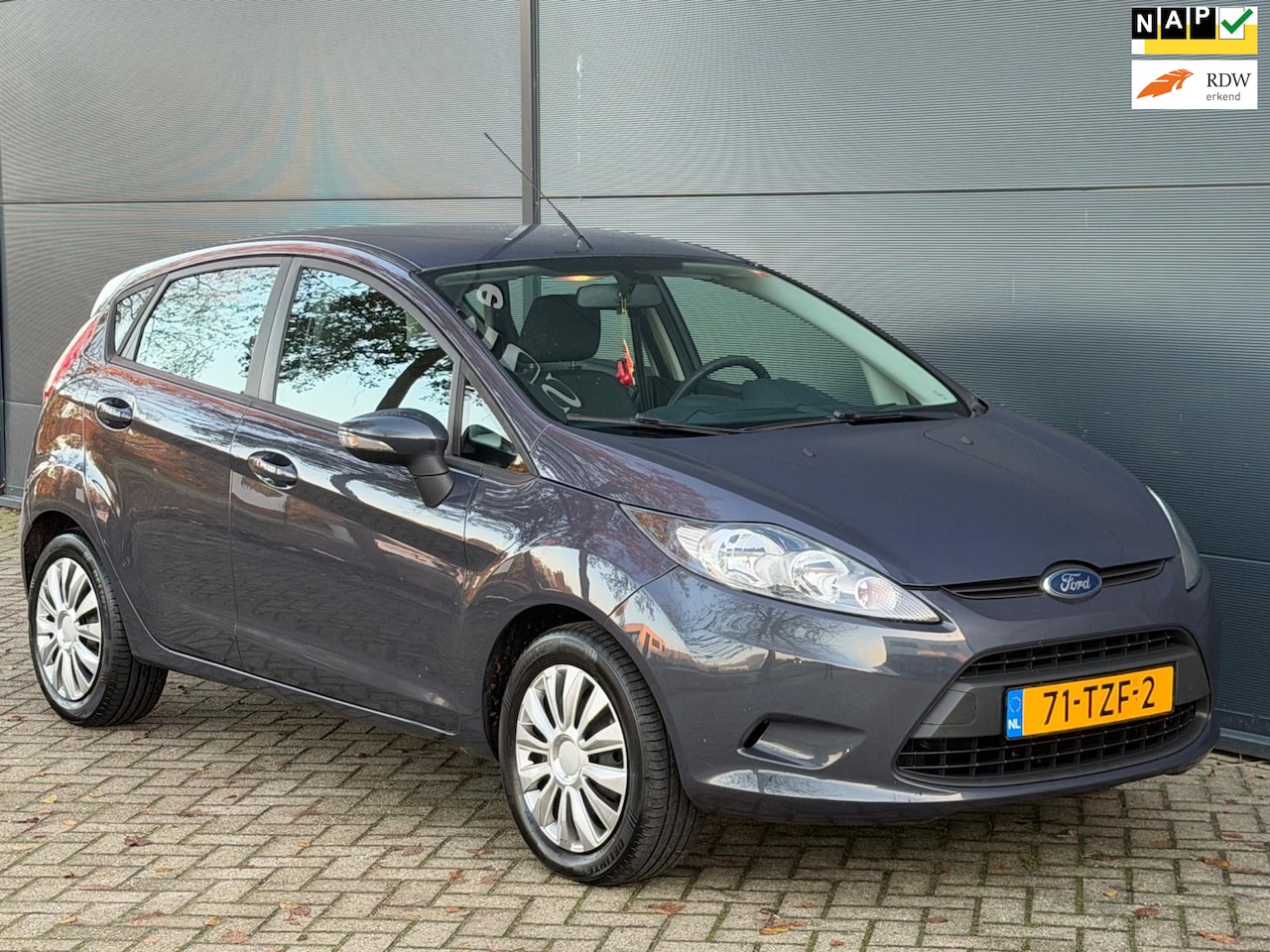 Ford Fiesta - 1.25 Champion 5DEURS AIRCO BOEKJES APK - AutoWereld.nl
