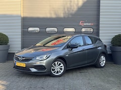 Opel Astra - 1.2 Blitz Elegance | Navigatie | Parkeersensoren | Stoel/Stuurverwarming | Lichtmetalen Ve