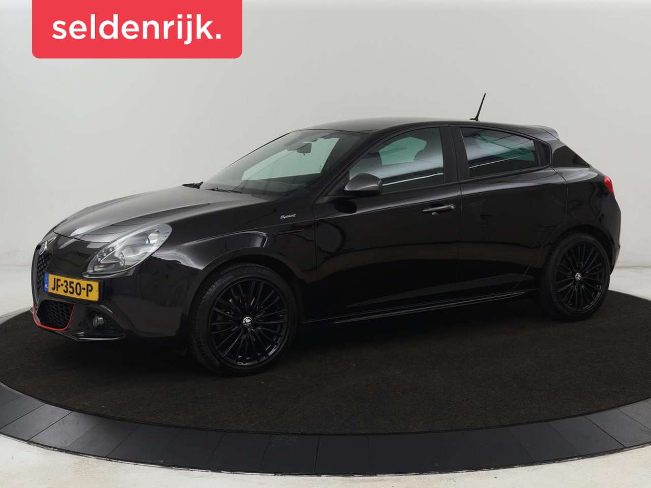 Alfa Romeo Giulietta - 1.4 T Sprint | Origineel NL | Automaat | Alcantara | Navigatie | 18'' | DAB | Climate cont - AutoWereld.nl
