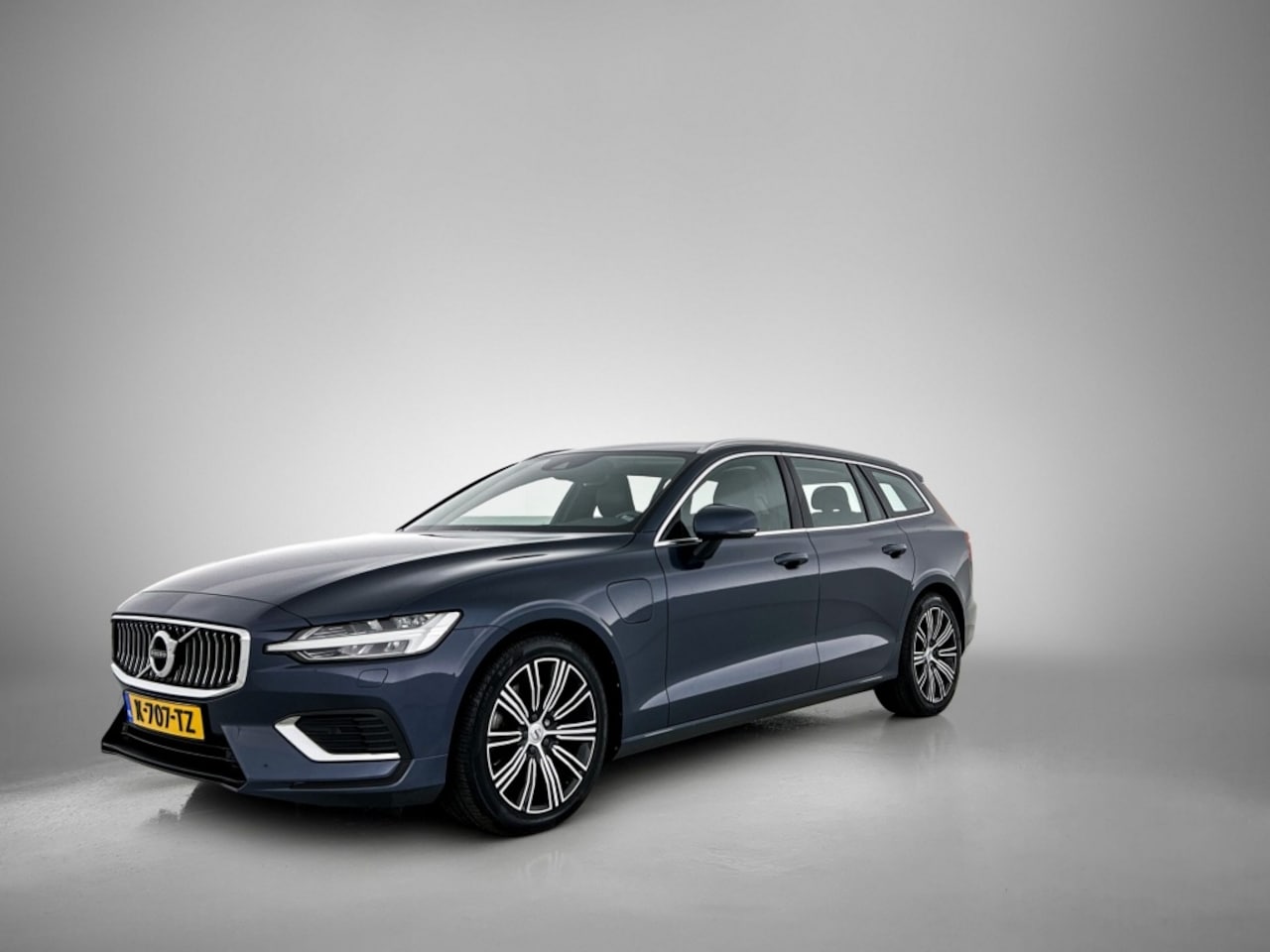 Volvo V60 - 2.0 T6 Inscription | Camera | Pilot Assist | BLIS | - AutoWereld.nl