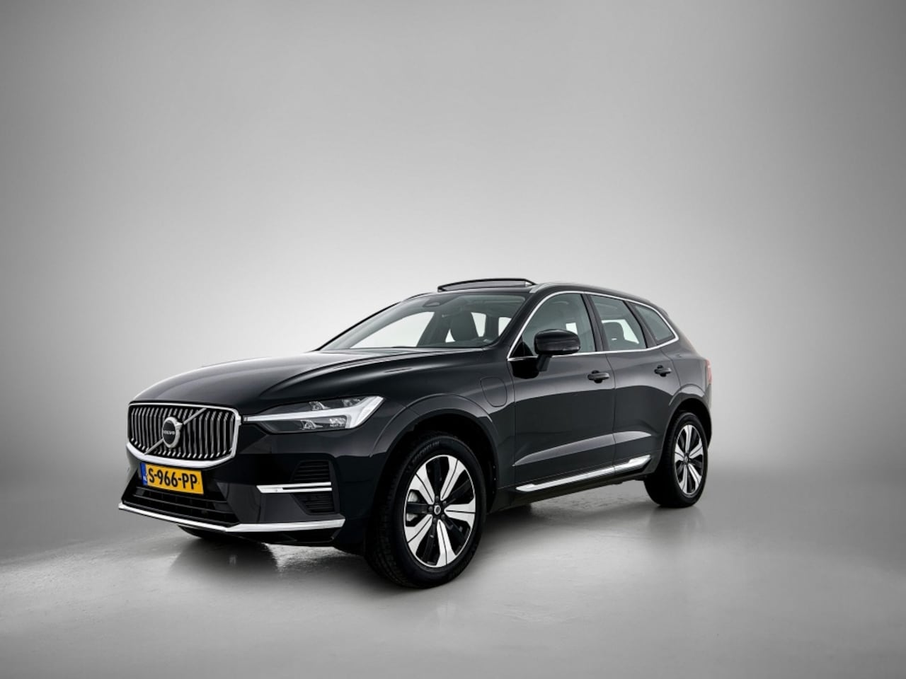 Volvo XC60 - 2.0 T6 AWD Plus Bright | Trekhaak | Leder | Panorama dak | - AutoWereld.nl