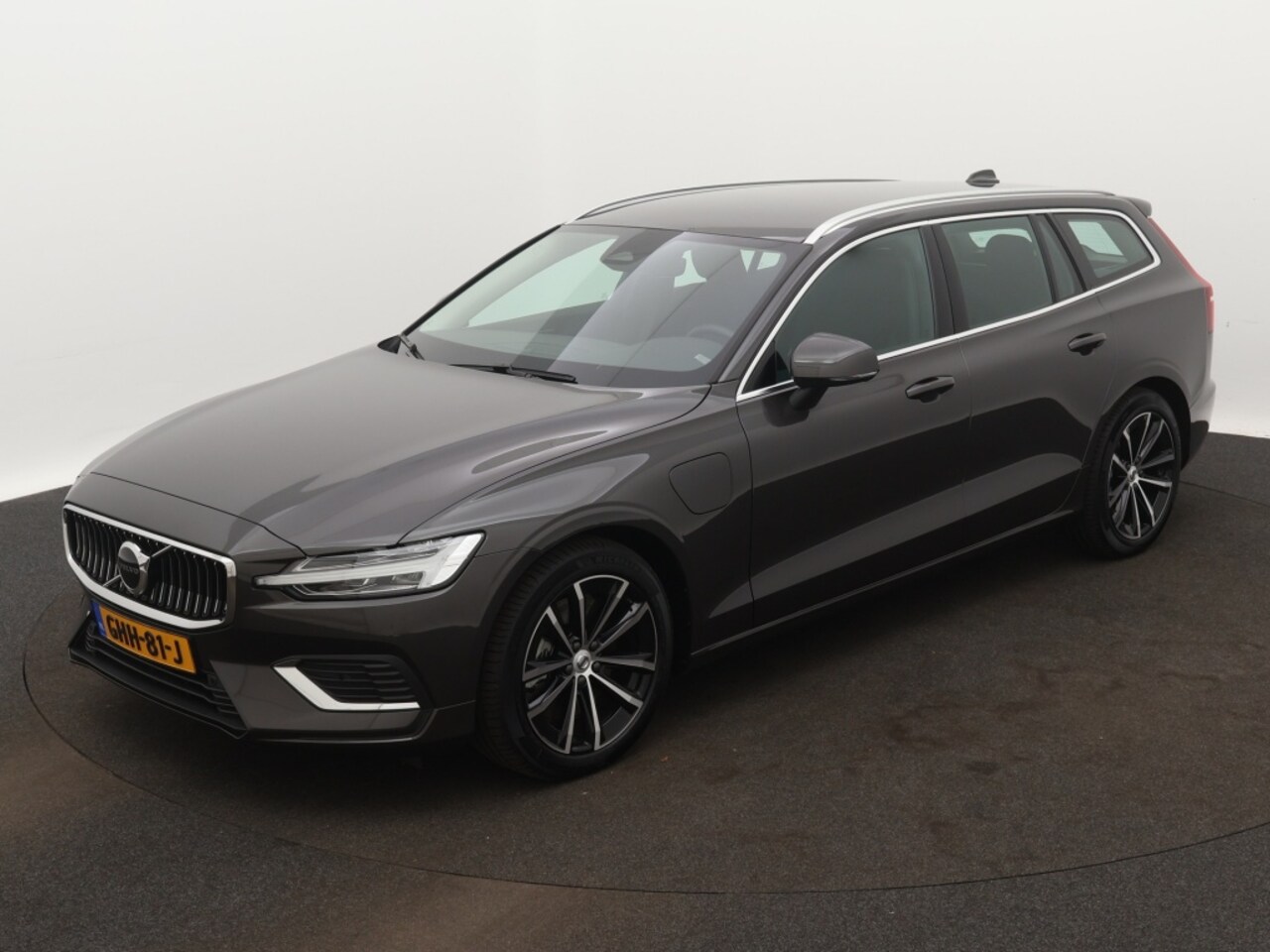 Volvo V60 - 2.0 T6 AWD Essential Edition | Adaptive Cruise | Stoelverwarming - AutoWereld.nl