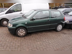 Volkswagen Polo - 1.4 Trendline automaat met 175 dkm nw apk 14-11-2026