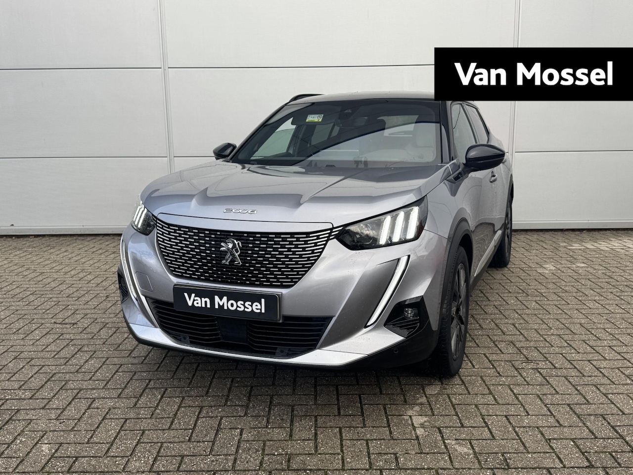 Peugeot e-2008 - EV GT 50 kWh | Camera | Navigatie | Apple Carplay/Android Auto | Climate control - AutoWereld.nl