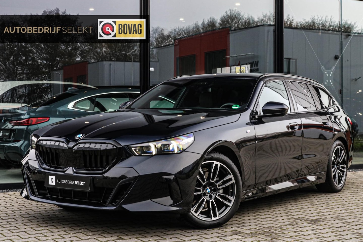 BMW 5-serie Touring - 520i - M-SPORT - HARMAN KARDON - TREKHAAK - MEMORY - VENTILATIE - DRIVING ASS. PRO - COMFO - AutoWereld.nl