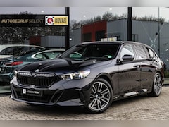 BMW 5-serie Touring - 520i - M-SPORT - HARMAN KARDON - TREKHAAK - MEMORY - VENTILATIE - DRIVING ASS. PRO - COMFO