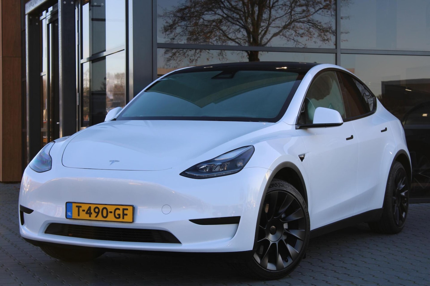 Tesla Model Y - RWD 58 kWh | Trekhaak | 20 inch - AutoWereld.nl
