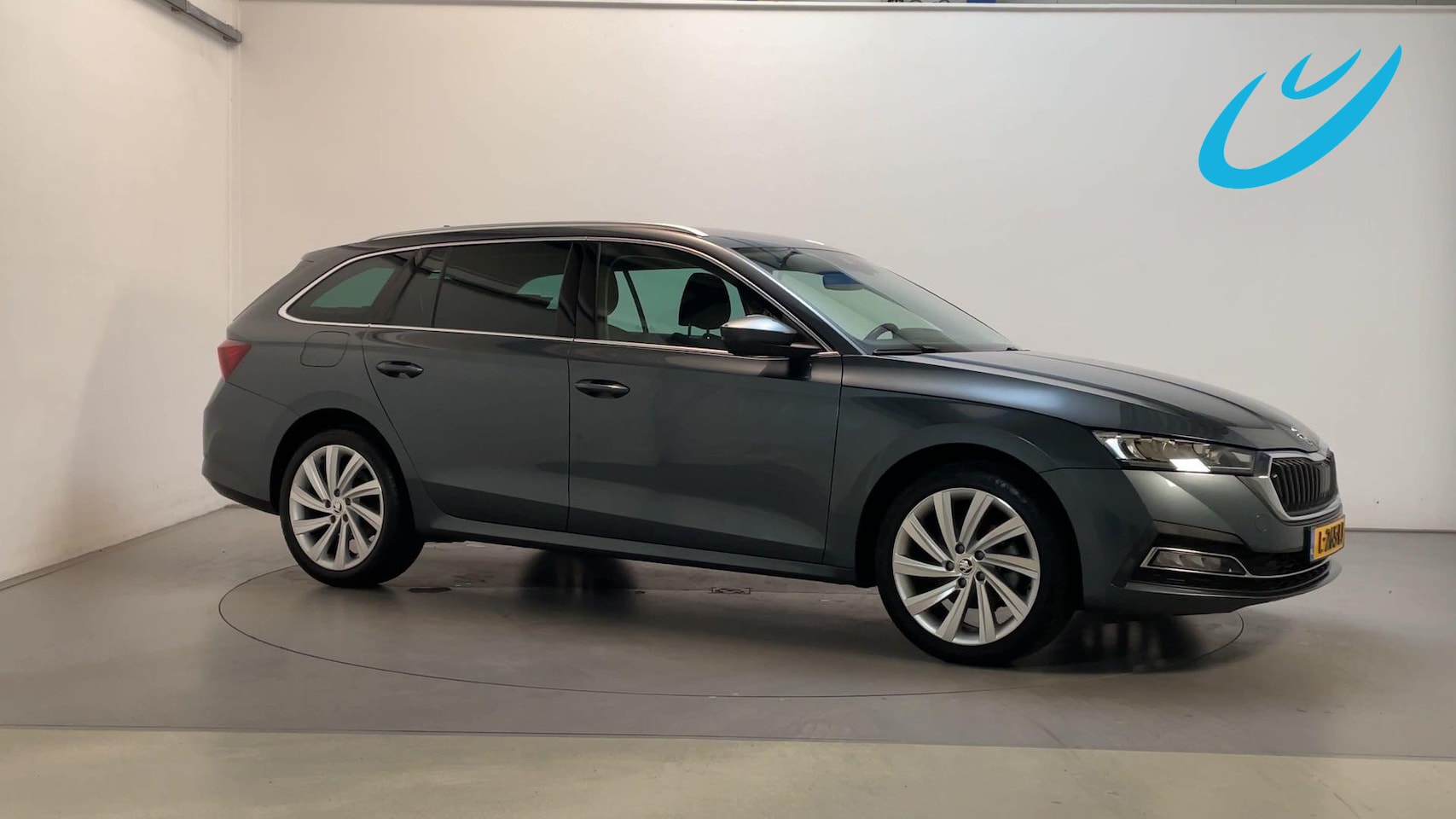 Skoda Octavia Combi - 1.0 TSI Business Edition Virtual Cockpit Navigatie Parkeersensoren DAB+ - AutoWereld.nl