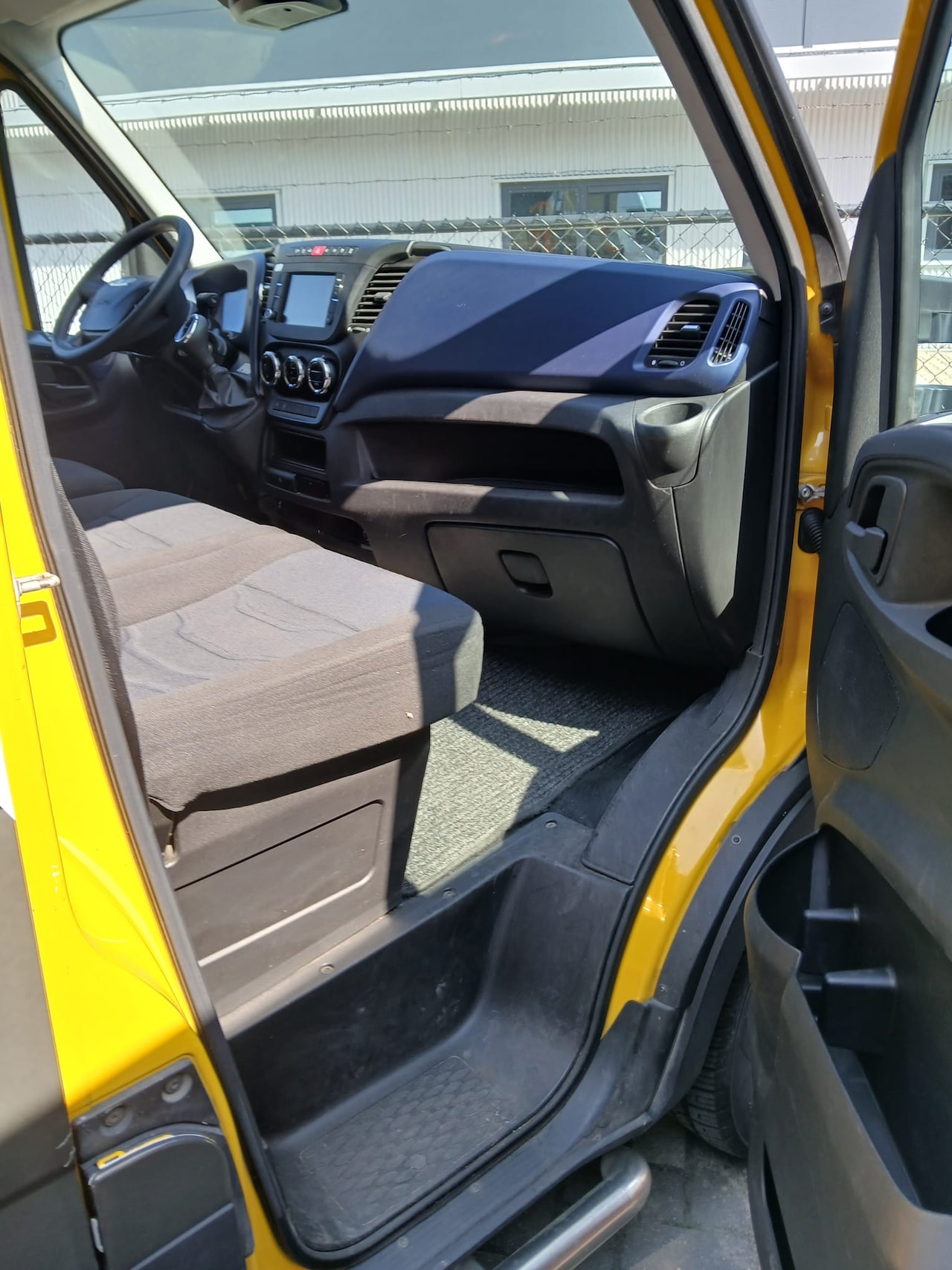 Iveco Daily - 35S12V 2.3 410 H2 - AutoWereld.nl