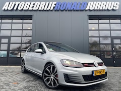 Volkswagen Golf - 2.0 TSI GTI Performance Panoramadak/Adaptive-Cruise/Xenon/Leder/Originele echte GTI/Michel