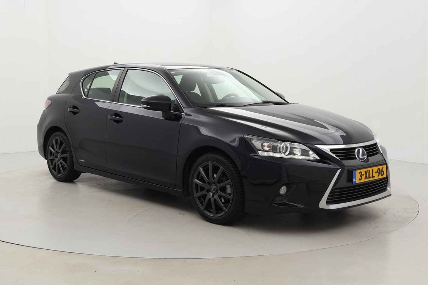 Lexus CT 200h - Business Line | Navigatie | Cruise Control | Clima | Camera | 17 inch | Bluetooth - AutoWereld.nl