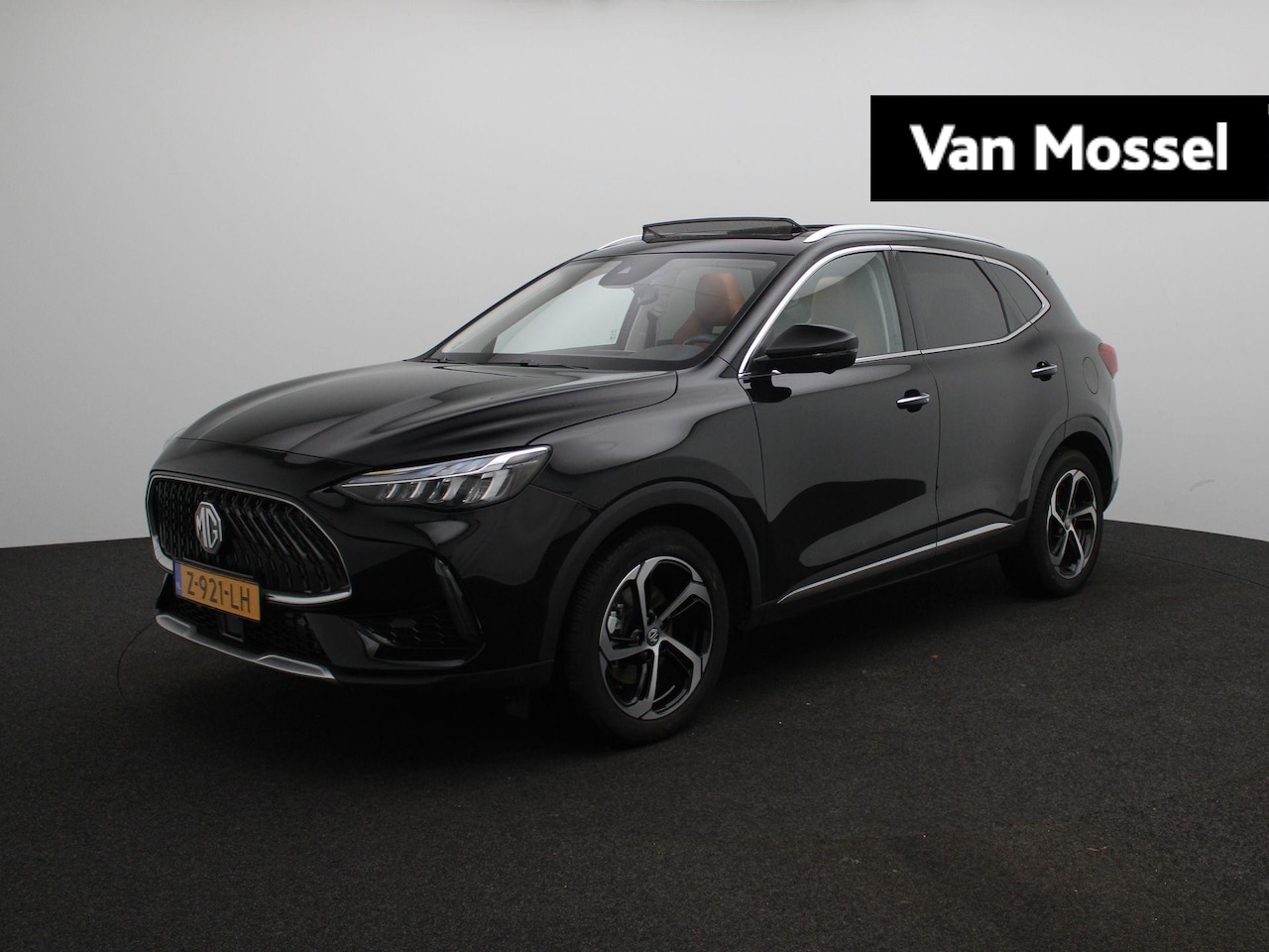 MG EHS - 1.5 TGDI PHEV Aut. Luxury | 1e-Eig. | Cognac Leder | Trekhaak | Panoramadak | Led Koplampe - AutoWereld.nl