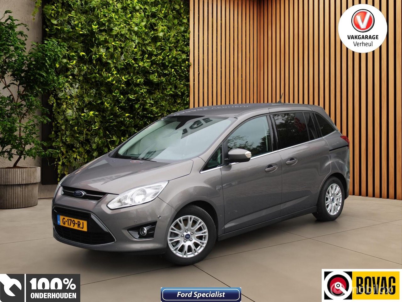 Ford Grand C-Max - 1.0 Ambiente|7 Zits|Navi|Trekhaak|Boekjes - AutoWereld.nl